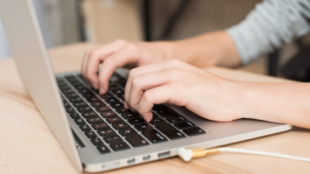 A guest blogger writing a blog post that will help the inbound marketing strategy of a Consultus Digital client in Toronto