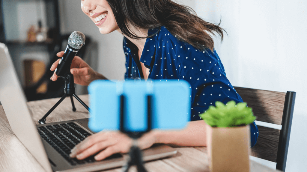 An influencer following best practices for creating user generated content 